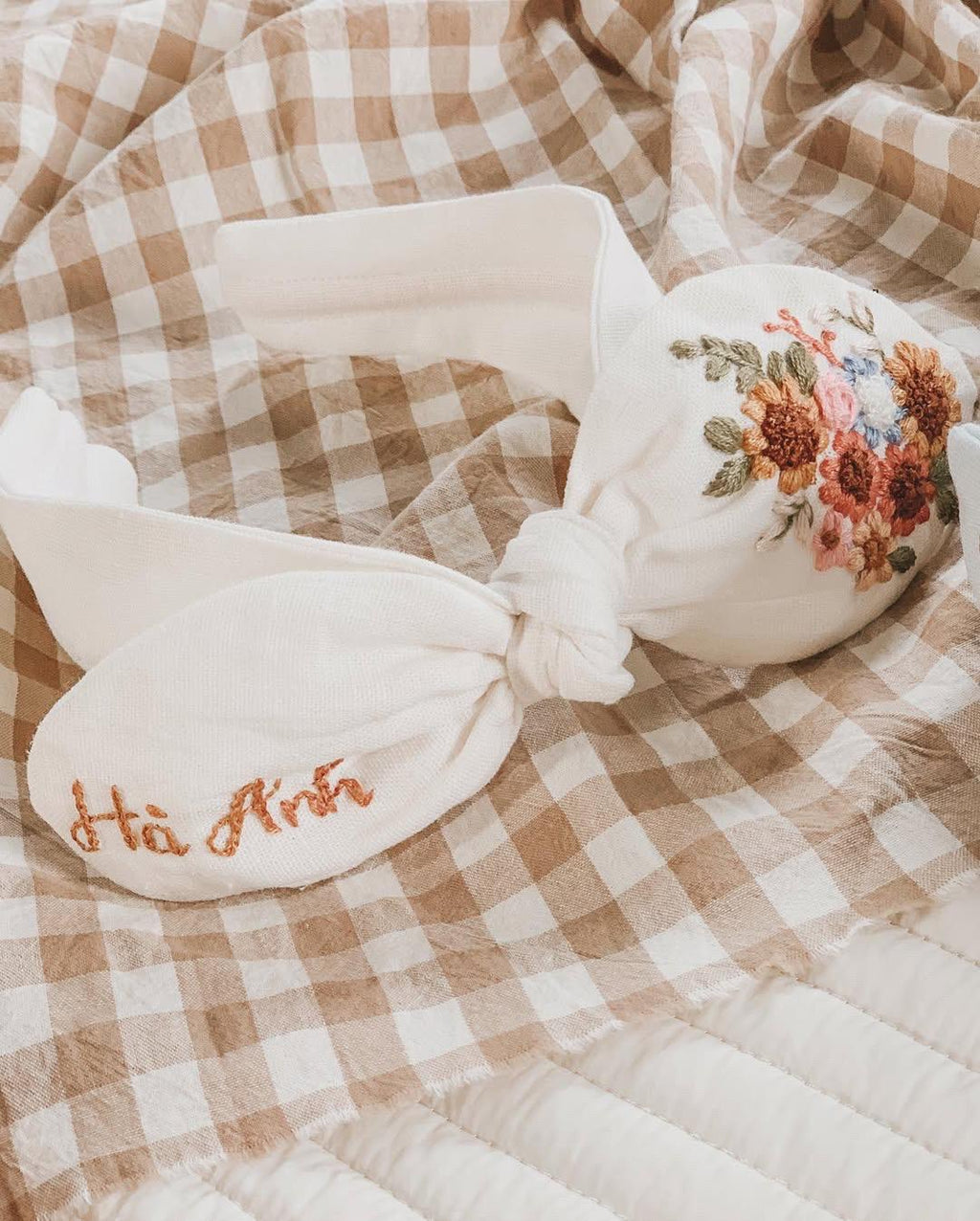 Personalized Baby Girl Linen Headband: Hand Embroidered Floral Name Bow